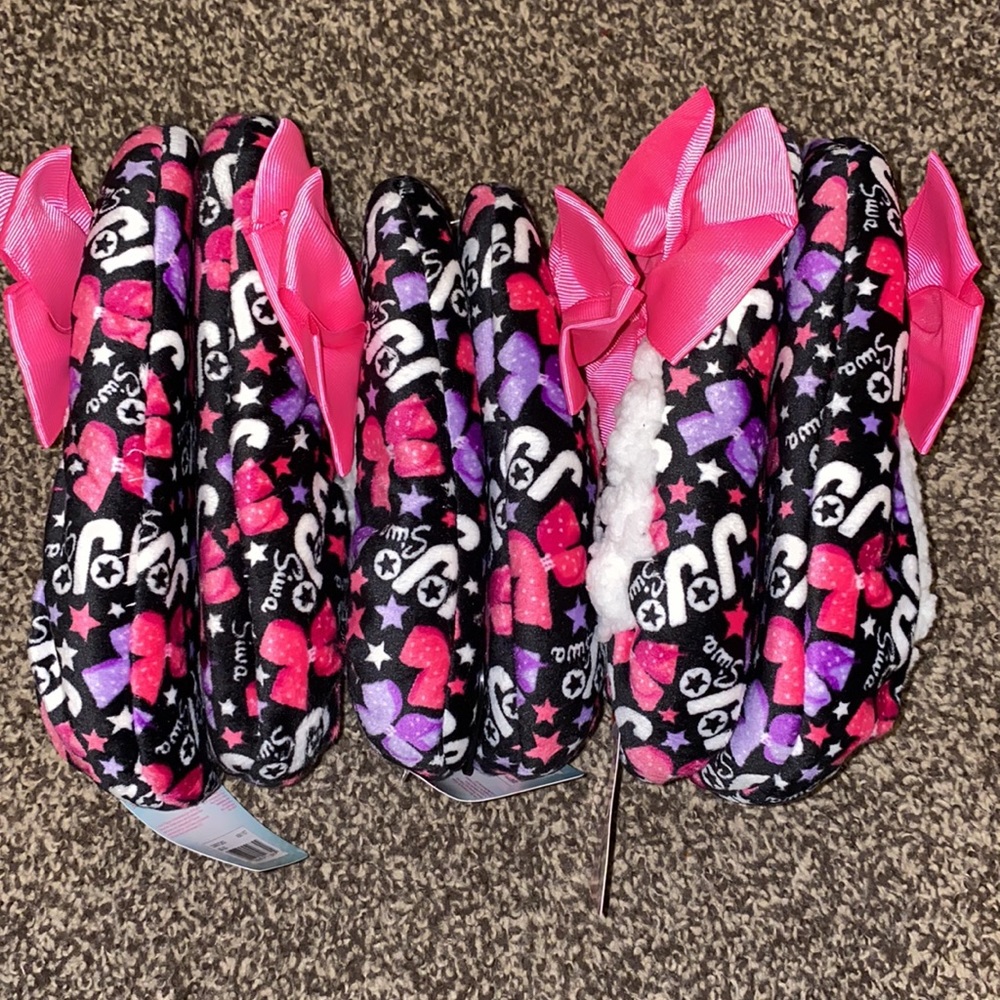3 of the Jojo Siwa Fuzzy Babba Slipper Socks - Picture 2 of 5